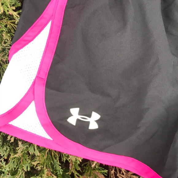 Under Armour Heat Gear Athletic Shorts Pink Plaid - Picture 12 of 15
